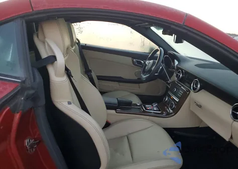 2018 Mercedes-Benz Slc 300 z USA, uszkodzony, nr VIN WDDPK3JA2JF149385